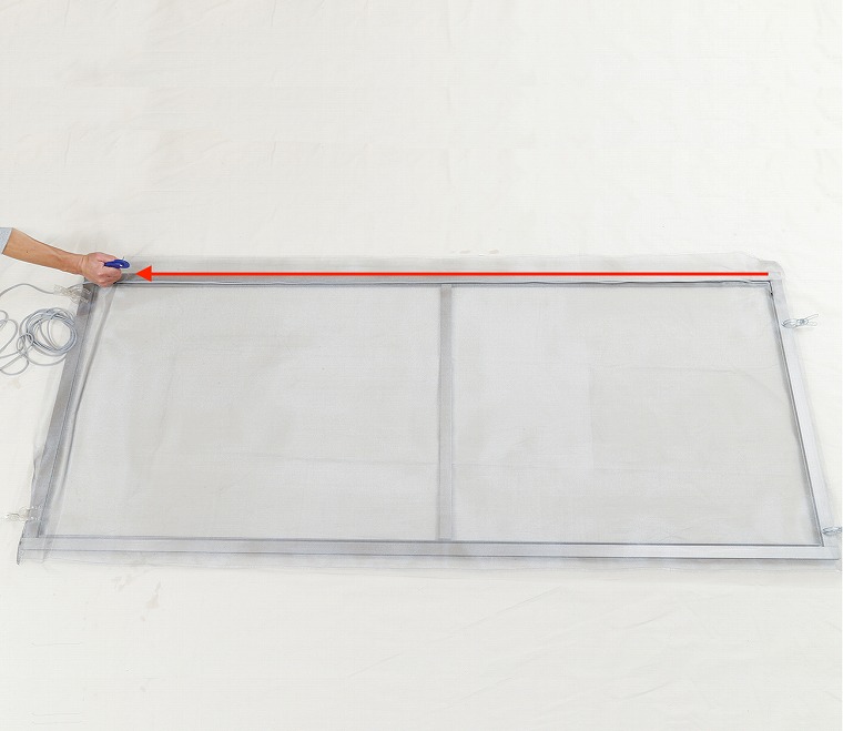 押えゴムで固定するイメージ