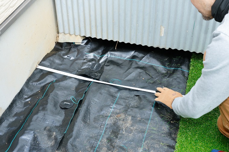 カットして敷く