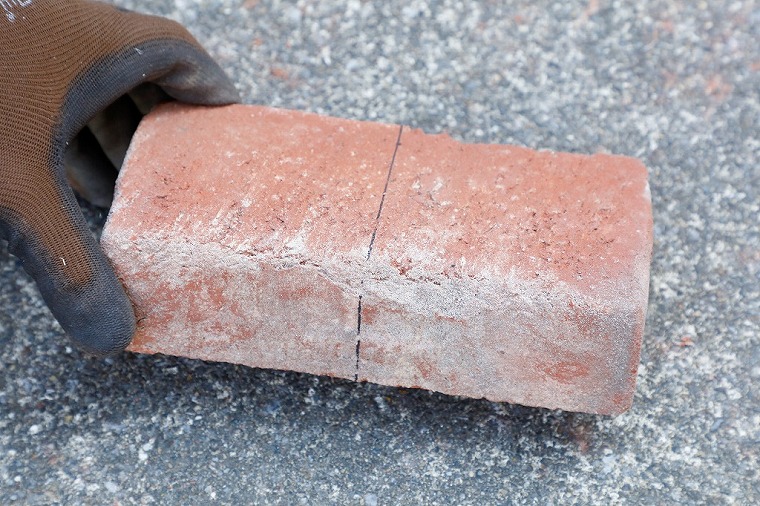 レンガにセンターラインを引く