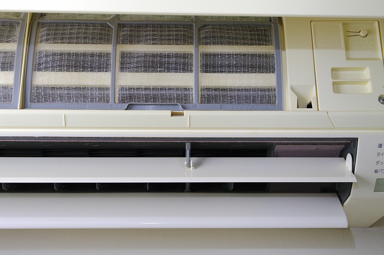 フィルターを取り付ける様子