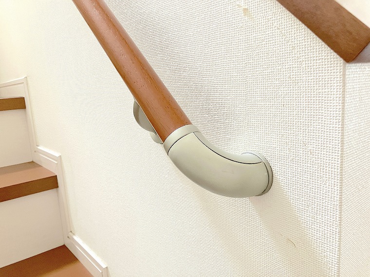 エンドブラケットの設置