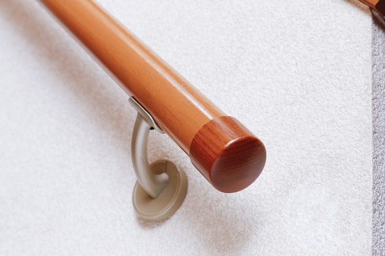 エンドブラケットの設置