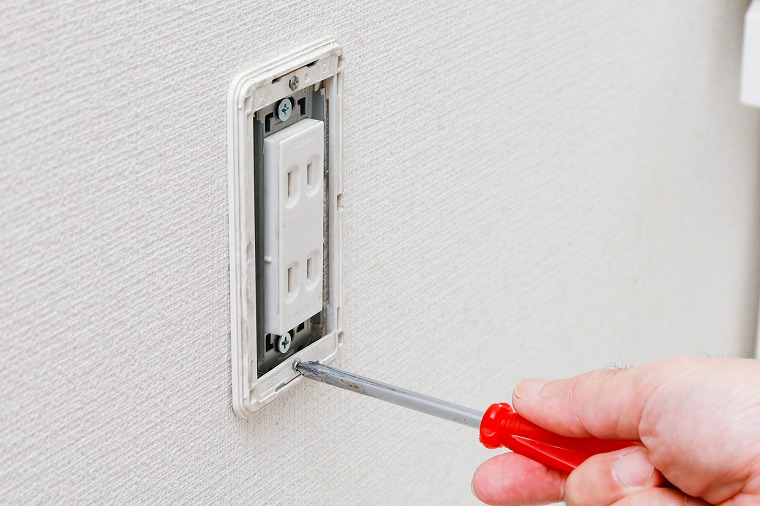 コンセントカバー取り外し2