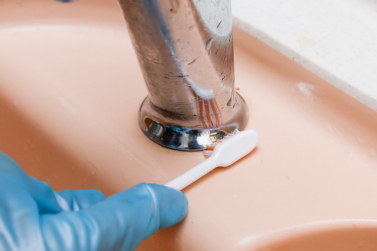 歯ブラシで掃除