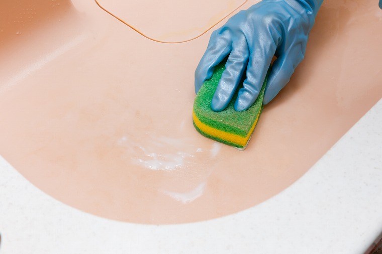 重曹ペーストを塗る