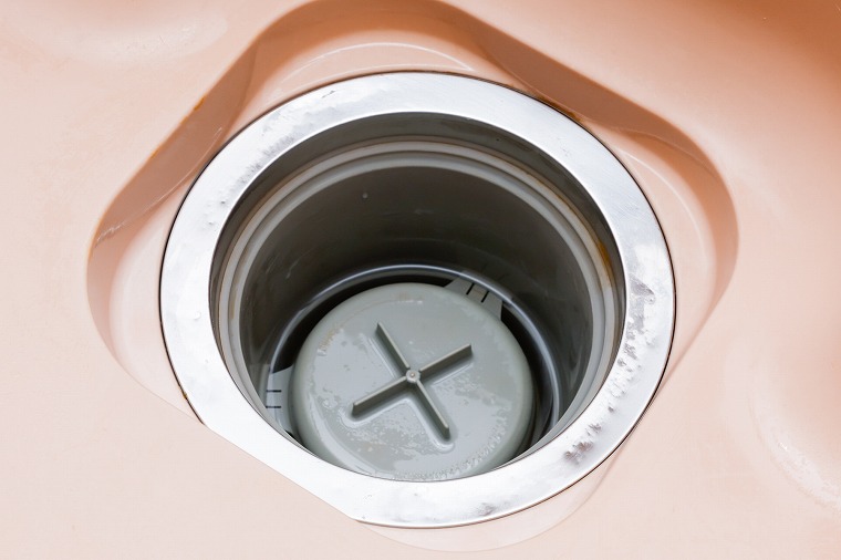 ブラシでこすって洗浄