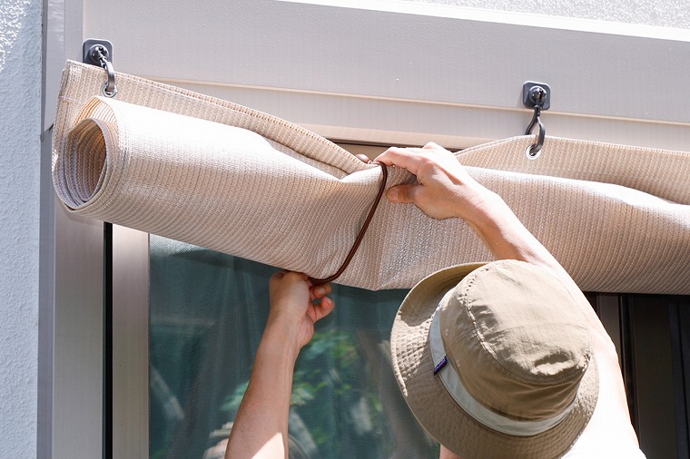 バンドで固定する