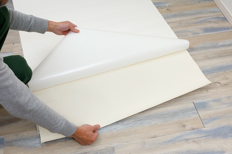 保護紙をはがす