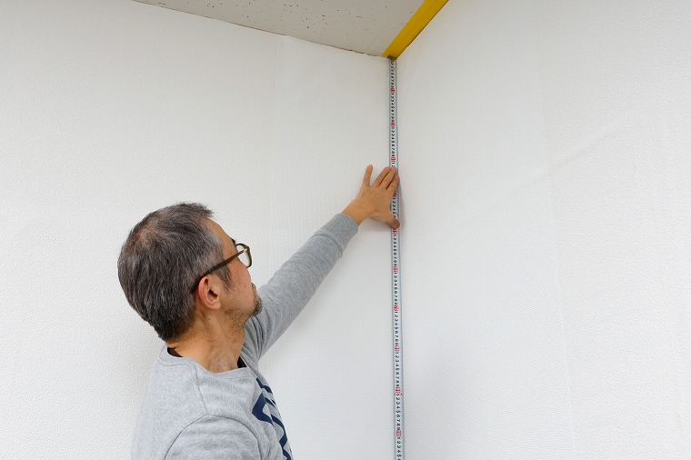 天井の高さを測る