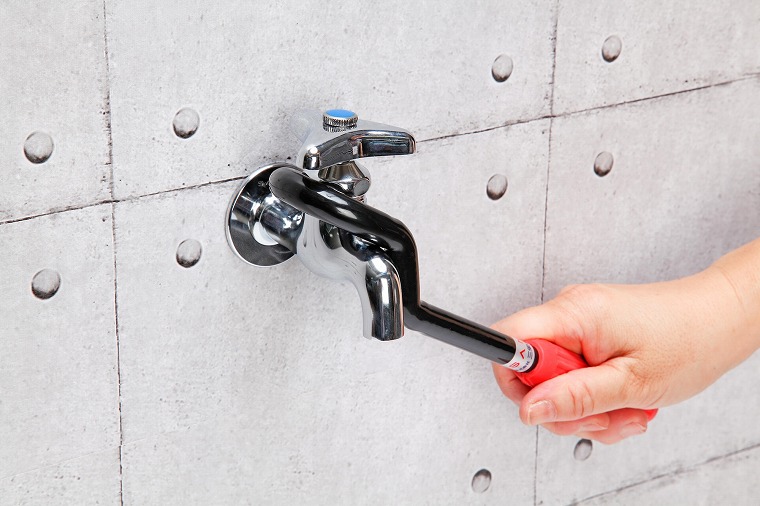 水栓を取り付ける