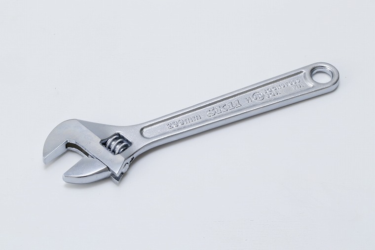 モンキーレンチ